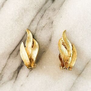 Vintage Leaf Earrings Gold Clip On Statement Glam Holiday Party